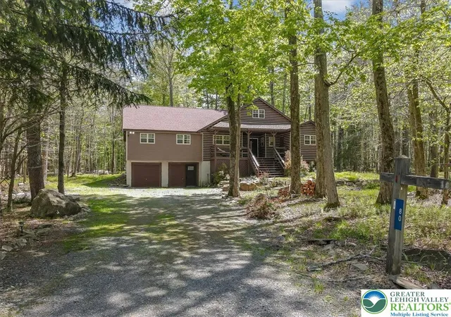 Photo 3 of Single Family Residence at 80 Theta Dr, Gouldsboro, PA 18424 | MLS# 772737 | | Sold on 2026-05-05