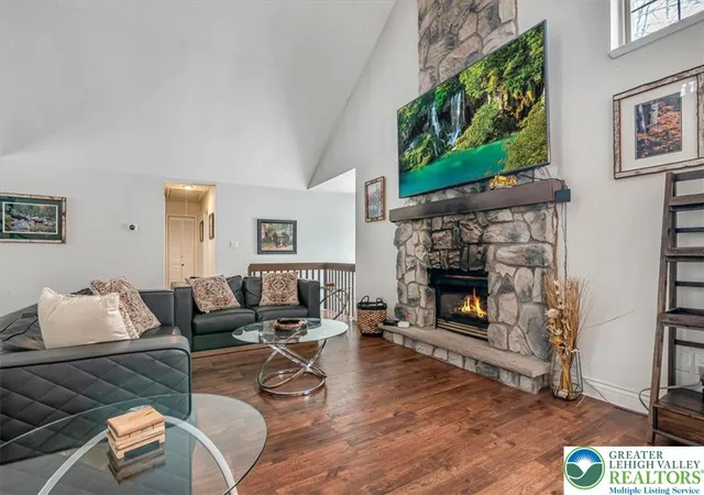 Photo 5 of Single Family Residence at 80 Theta Dr, Gouldsboro, PA 18424 | MLS# 772737 | | Sold on 2026-05-05