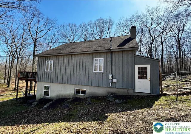 Homes for sale in Lehman Twp, PA | 1216 Dogwood Ln, Lehman Twp, PA 18324 | MLS# 772549