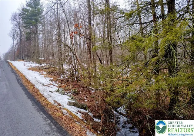 Homes for sale in Middle Smithfield Twp, PA | 198 Bristol Cir W #198, Middle Smithfield Twp, PA 18302 | MLS# 772770