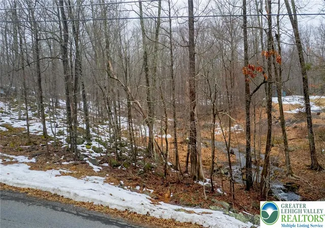 Homes for sale in Middle Smithfield Twp, PA | 198 Bristol Cir W #198, Middle Smithfield Twp, PA 18302 | MLS# 772770