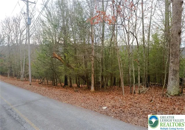 Homes for sale in Middle Smithfield Twp, PA | 9 Clubhouse Dr E #9, Middle Smithfield Twp, PA 18302 | MLS# 772768