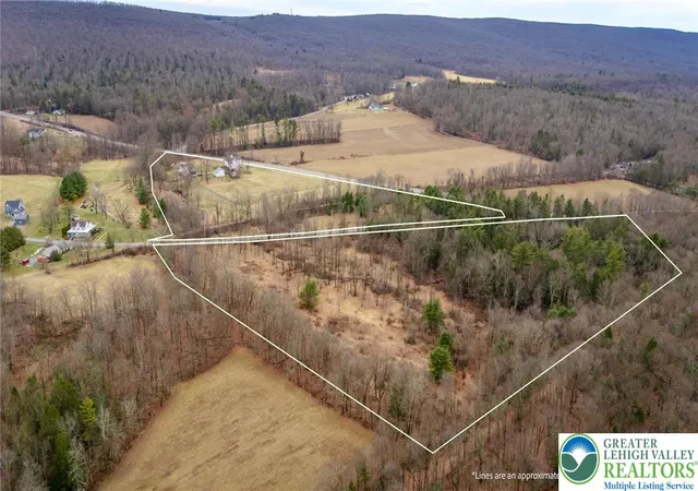 3rd image of 30 Lime Kiln Dr, Andreas, PA 18211 | MLS# 772871
