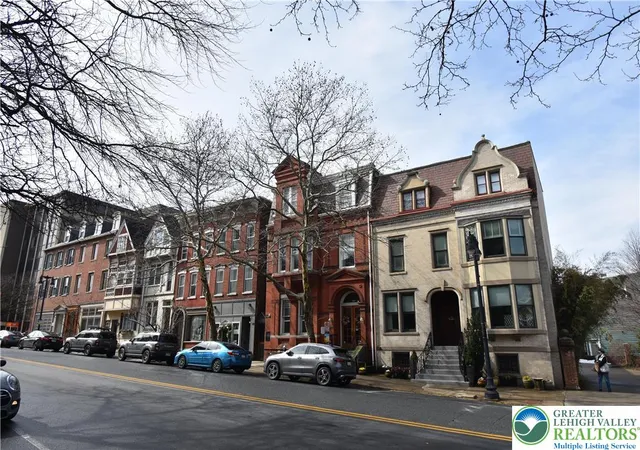 3rd image of 134 3Rd St, Easton, PA 18042 | MLS# 772433
