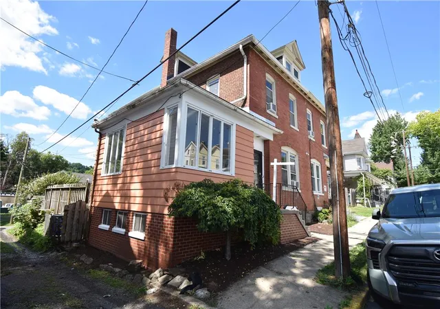 Homes for sale in Easton, PA | 509 Parsons St, Easton, PA 18042 | MLS# 772915