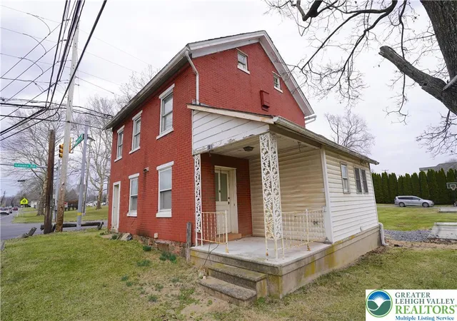 Photo 3 of Sale Pending at 3863 Mauch Chunk Rd, Allentown, PA 18104 | MLS# 773080 | Listing updated on 2026-05-22