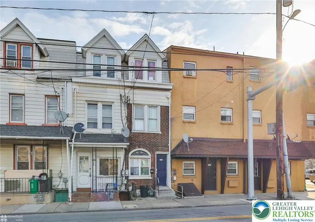 3rd image of 705 N Front St, Allentown, PA 18102 | MLS# 772999
