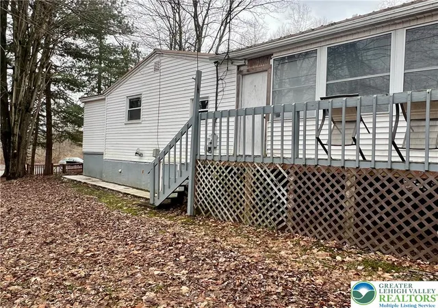 Homes for sale in Fell Twp, PA | 68 Midland St, Fell Twp, PA 18407 | MLS# 773313