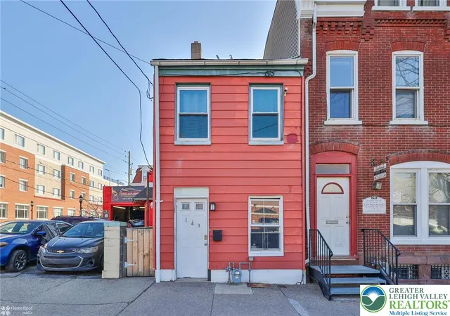 Homes for sale in Allentown City, PA | 143 N 5th St, Allentown City, PA 18102 | MLS# 773004