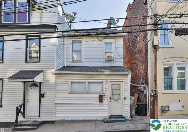 Homes for sale in Allentown, PA | 317 N Law St, Allentown, PA 18102 | MLS# 773002