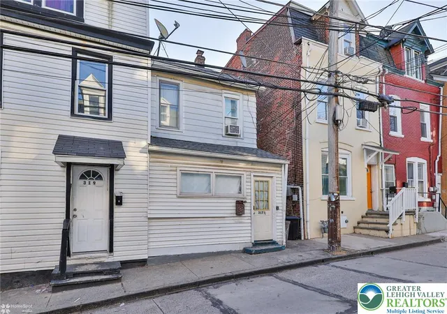Homes for sale in Allentown, PA | 317 N Law St, Allentown, PA 18102 | MLS# 773002