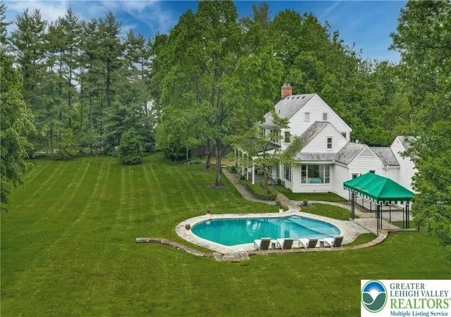 Homes for sale in Lower Saucon Twp, PA | 1803 Apple Tree Ln, Lower Saucon Twp, PA 18015 | MLS# 773334