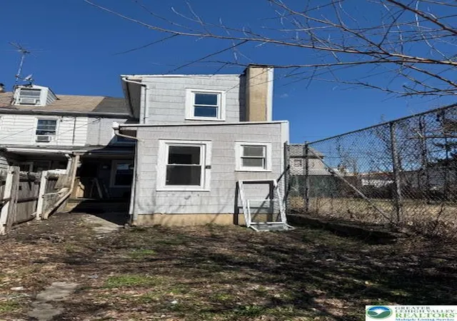Photo 3 of Sale Pending at 148 Chestnut St, Allentown, PA 18101 | MLS# 773127 | Listing updated on 2026-06-23