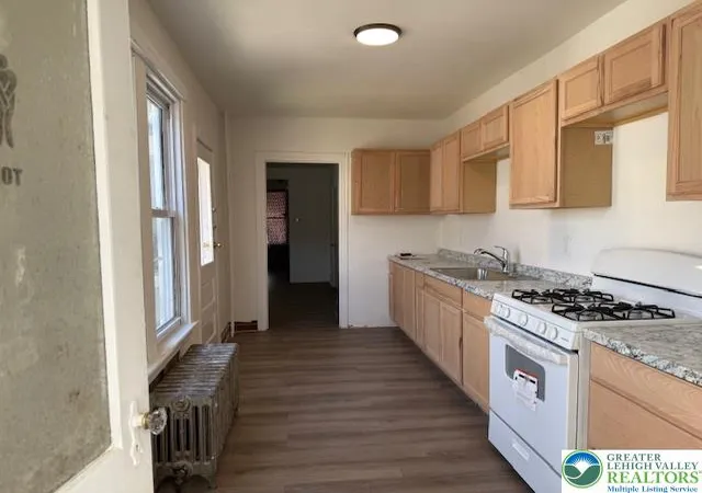 Photo 5 of Sale Pending at 148 Chestnut St, Allentown, PA 18101 | MLS# 773127 | Listing updated on 2026-06-23