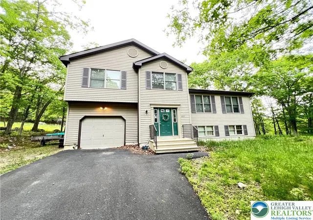Homes for sale in Lehman Twp, PA | 107 Warbler Ct, Lehman Twp, PA 18324 | MLS# 773399