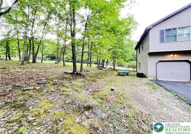 Homes for sale in Lehman Twp, PA | 107 Warbler Ct, Lehman Twp, PA 18324 | MLS# 773399