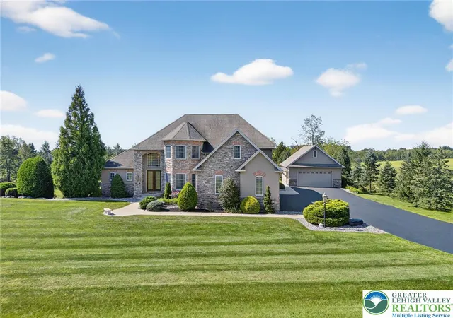 Homes for sale in North Whitehall Twp, PA | 5820 Harvest Pl, North Whitehall Twp, PA 18078 | MLS# 773493