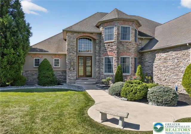 Homes for sale in North Whitehall Twp, PA | 5820 Harvest Pl, North Whitehall Twp, PA 18078 | MLS# 773493