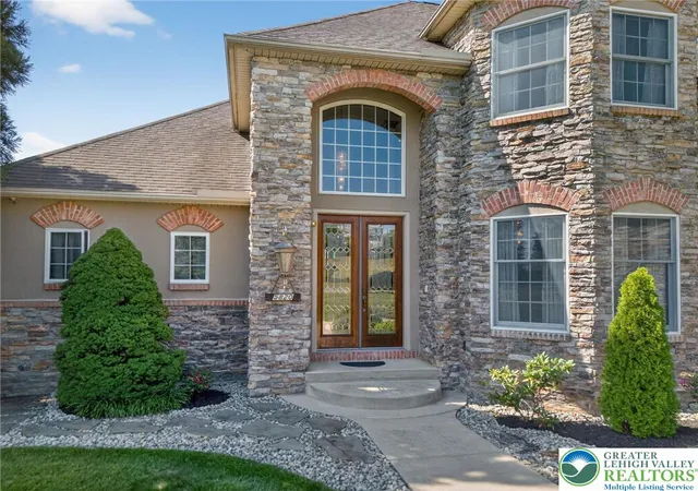 Homes for sale in North Whitehall Twp, PA | 5820 Harvest Pl, North Whitehall Twp, PA 18078 | MLS# 773493