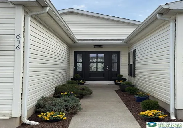 2nd image of 636 San Simeon Pl, Easton, PA 18040 | MLS# 773619