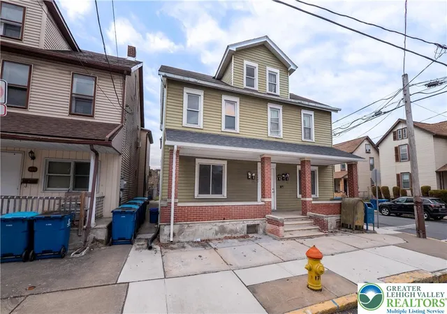 Homes for sale in Northampton Boro, PA | 1690 Newport Ave, Northampton Boro, PA 18067 | MLS# 773526