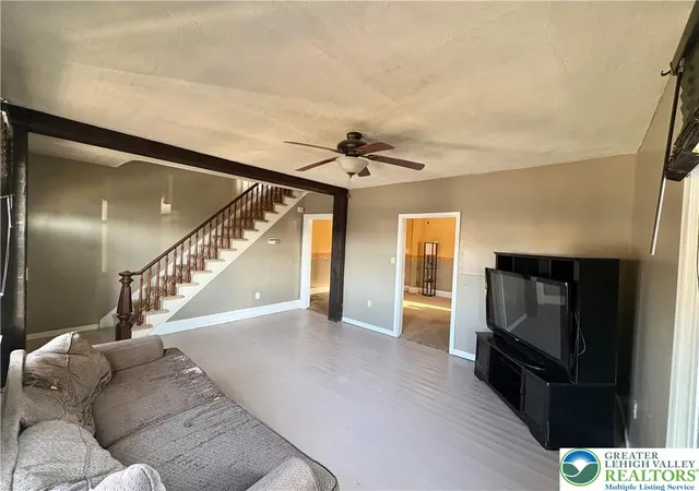 4th image of 122 Front St, Alburtis, PA 18011 | MLS# 773839