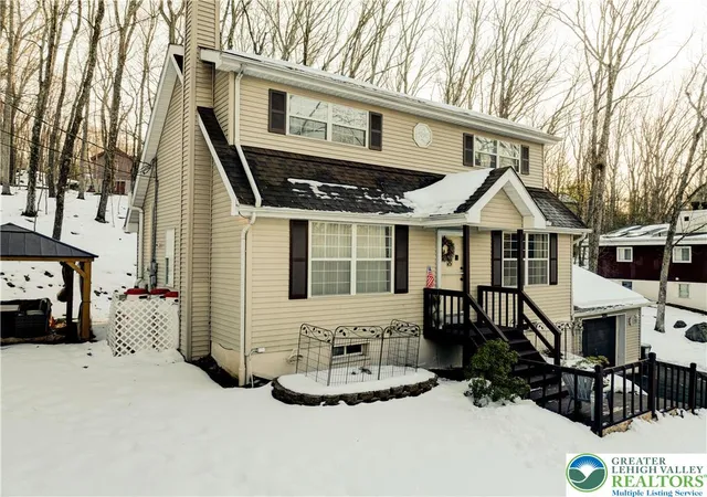Homes for sale in Stroud Twp, PA | 2110 Lansdale Dr, Stroud Twp, PA 18301 | MLS# 773609