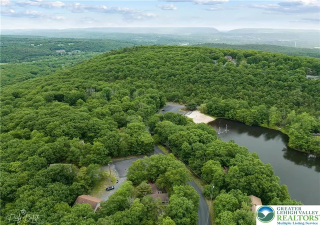 Homes for sale in Stroud Twp, PA | 2110 Lansdale Dr, Stroud Twp, PA 18301 | MLS# 773609