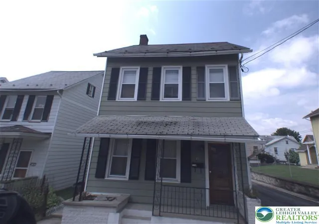 Photo 3 of Multi family home for sale at 2531 Appel St, Allentown, PA 18103 | MLS# 773793 | Listing updated on 2026-07-01