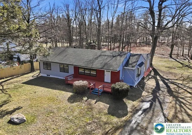 Homes for sale in Coolbaugh Twp, PA | 108 Sharbaugh Rd, Coolbaugh Twp, PA 18466 | MLS# 773726
