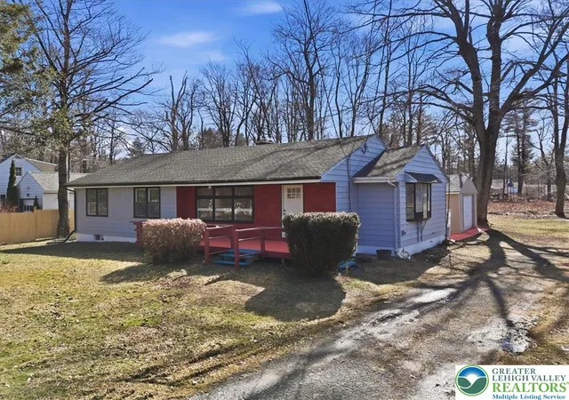 Homes for sale in Coolbaugh Twp, PA | 108 Sharbaugh Rd, Coolbaugh Twp, PA 18466 | MLS# 773726