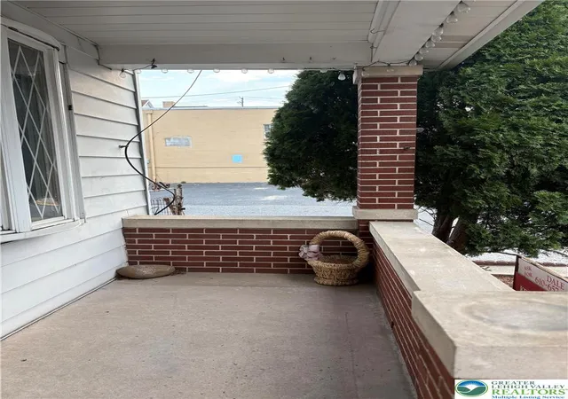 Homes for sale in Coplay Boro, PA | 115 Chestnut St, Coplay Boro, PA 18037 | MLS# 773967