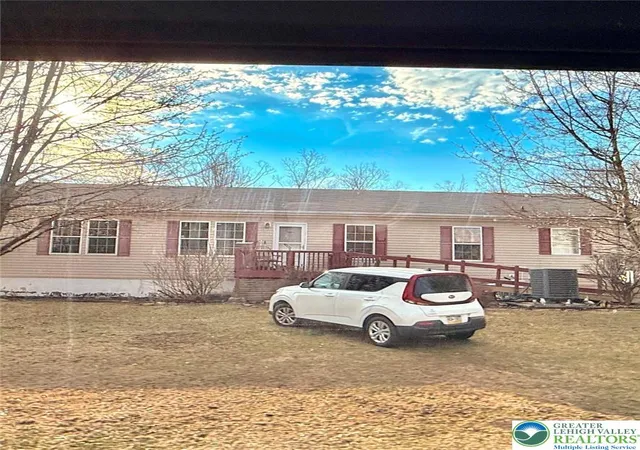 Homes for sale in Wind Gap, PA | 432 Old Allentown Rd, Wind Gap, PA 18091 | MLS# 773974