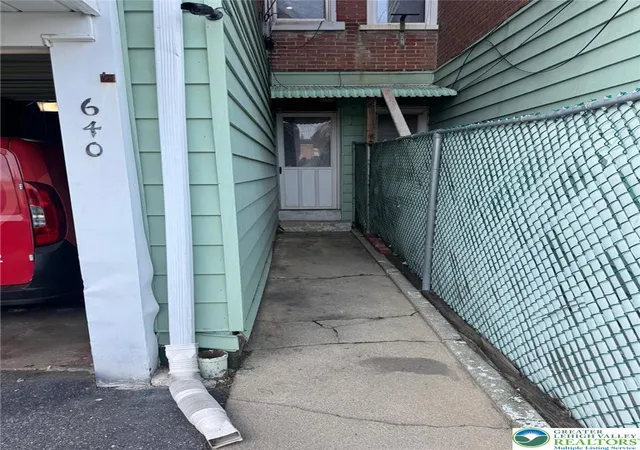 4th image of 640 Hanover Ave, Allentown City, PA 18109 | MLS# 774033