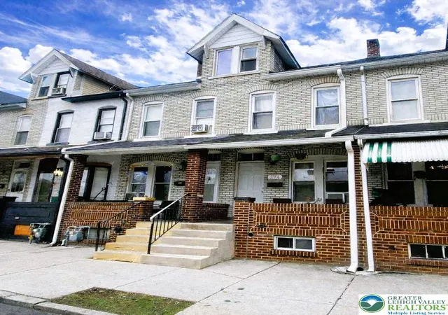 Homes for sale in Allentown City, PA | 274 E Elm St, Allentown City, PA 18109 | MLS# 772601