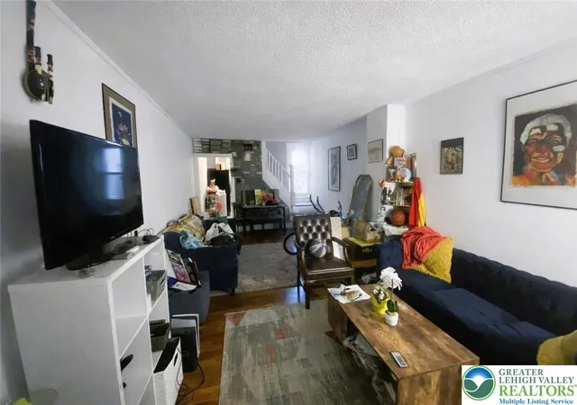 3rd image of 274 E Elm St, Allentown City, PA 18109 | MLS# 772601