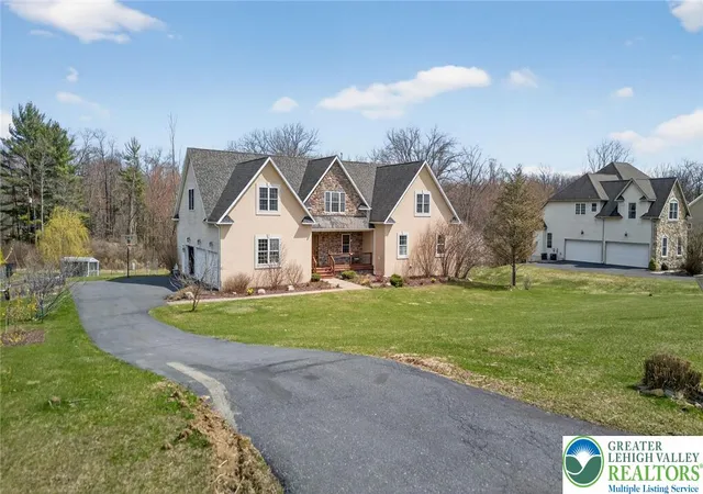 2nd image of 210 Sonny Dr, Wind Gap, PA 18091 | MLS# 774141
