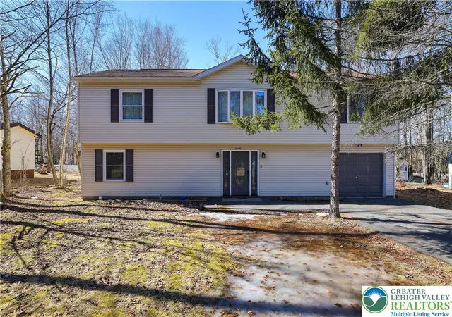 Homes for sale in Coolbaugh Twp, PA | 4587 Briarcliff Ter, Coolbaugh Twp, PA 18466 | MLS# 774275