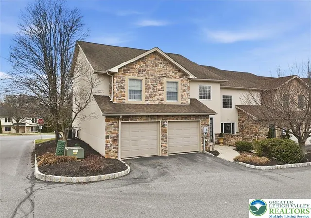 Homes for sale in Forks Twp, PA | 18 Holly Ct, Forks Twp, PA 18040 | MLS# 774051