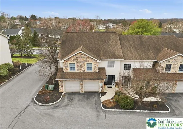 Homes for sale in Forks Twp, PA | 18 Holly Ct, Forks Twp, PA 18040 | MLS# 774051