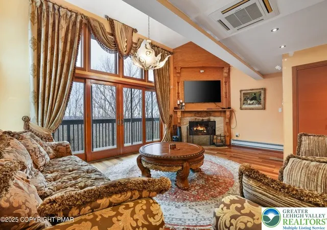 2nd image of 298 Overlook Wy, Jackson Twp, PA 18372 | MLS# 773884