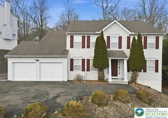 Homes for sale in Middle Smithfield Twp, PA | 706 Franklin Ct, Middle Smithfield Twp, PA 18302 | MLS# 774366