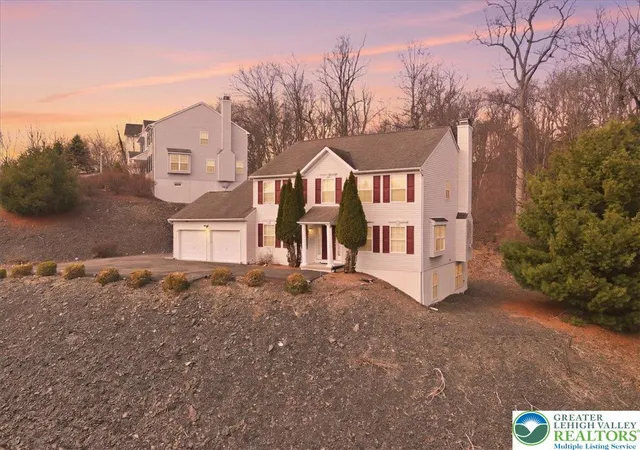 Homes for sale in Middle Smithfield Twp, PA | 706 Franklin Ct, Middle Smithfield Twp, PA 18302 | MLS# 774366
