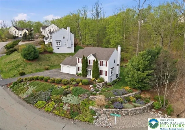 Homes for sale in Middle Smithfield Twp, PA | 706 Franklin Ct, Middle Smithfield Twp, PA 18302 | MLS# 774366