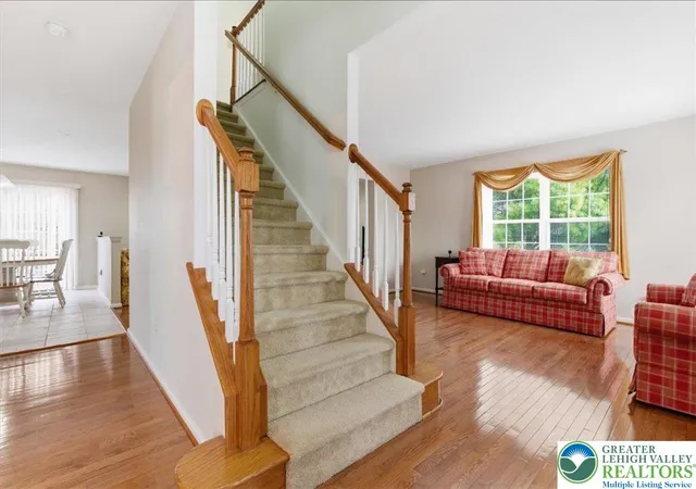 Homes for sale in Middle Smithfield Twp, PA | 706 Franklin Ct, Middle Smithfield Twp, PA 18302 | MLS# 774366