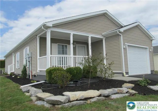 Homes for sale in Forks Twp, PA | 3813 Belcourt Rd, Forks Twp, PA 18040 | MLS# 774371