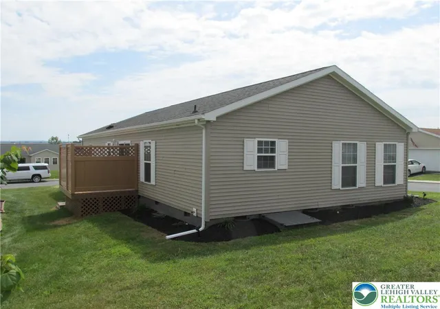 Homes for sale in Forks Twp, PA | 3813 Belcourt Rd, Forks Twp, PA 18040 | MLS# 774371
