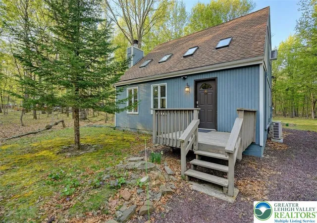 3rd image of 19 Uffleman Ln, Albrightsville, PA 18210 | MLS# 774394