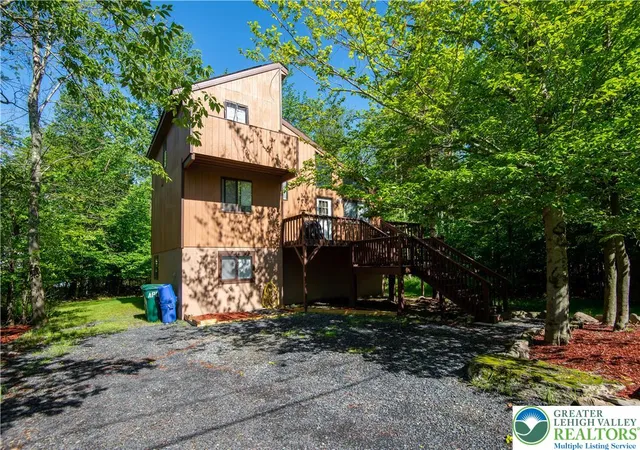 Homes for sale in Coolbaugh Twp, PA | 1783 Rolling Hills Dr, Coolbaugh Twp, PA 18466 | MLS# 773124