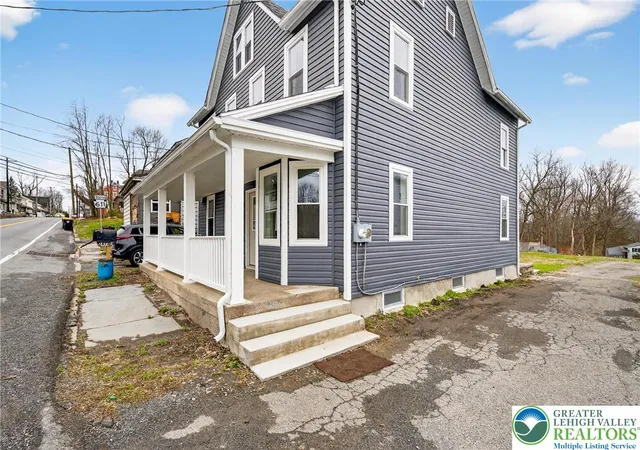 Homes for sale in Upper Mt Bethel Twp, PA | 2474 N Delaware Dr, Upper Mt Bethel Twp, PA 18343 | MLS# 774526